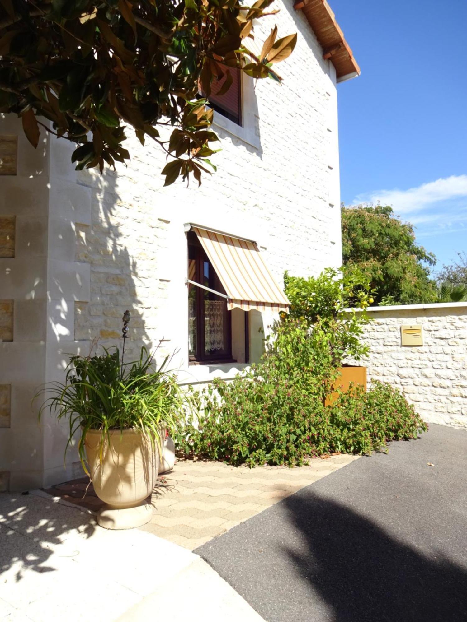 Aux Orangers Hotel Luxé Exterior foto